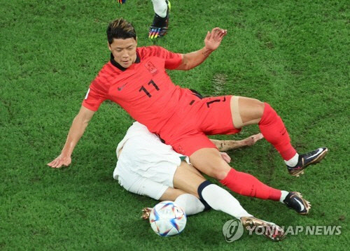 [월드컵] 한국 `카타르의 기적` 16강 진출……황희찬 역전골, 포르투갈에 2-1 승리